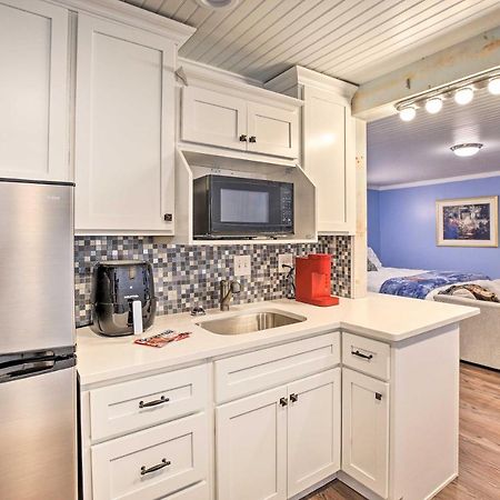 Updated Williamstown Apartment With Kitchen! 외부 사진