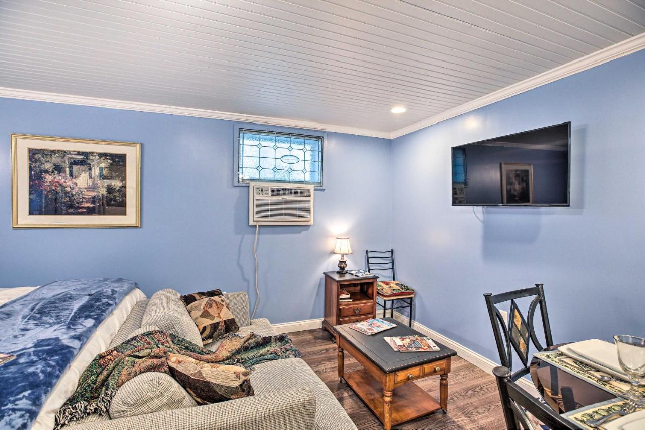 Updated Williamstown Apartment With Kitchen! 외부 사진
