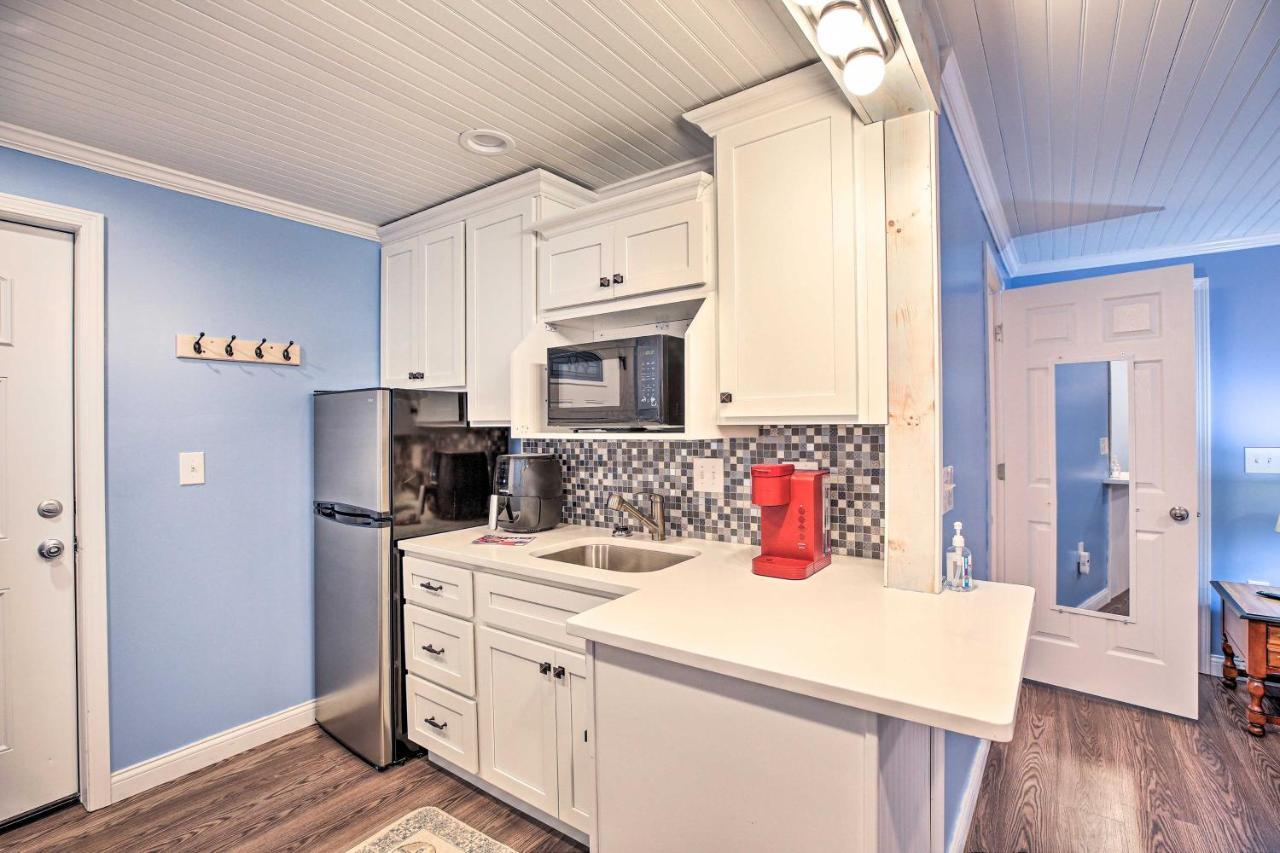 Updated Williamstown Apartment With Kitchen! 외부 사진
