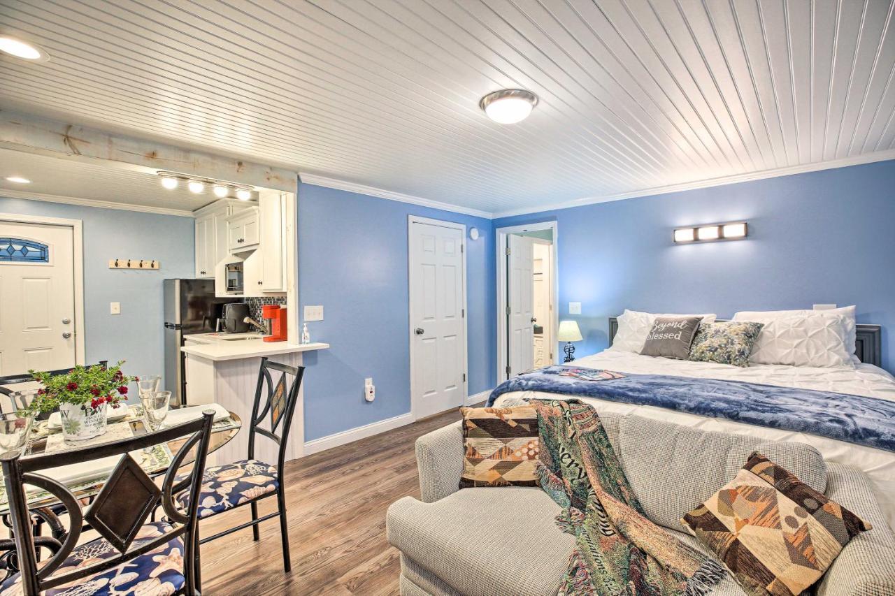 Updated Williamstown Apartment With Kitchen! 외부 사진