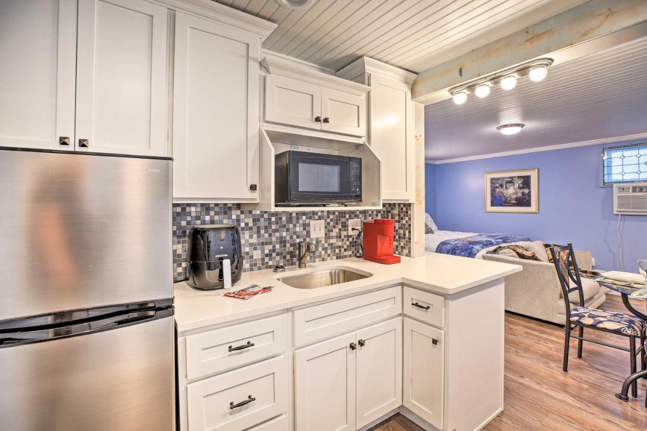 Updated Williamstown Apartment With Kitchen! 외부 사진
