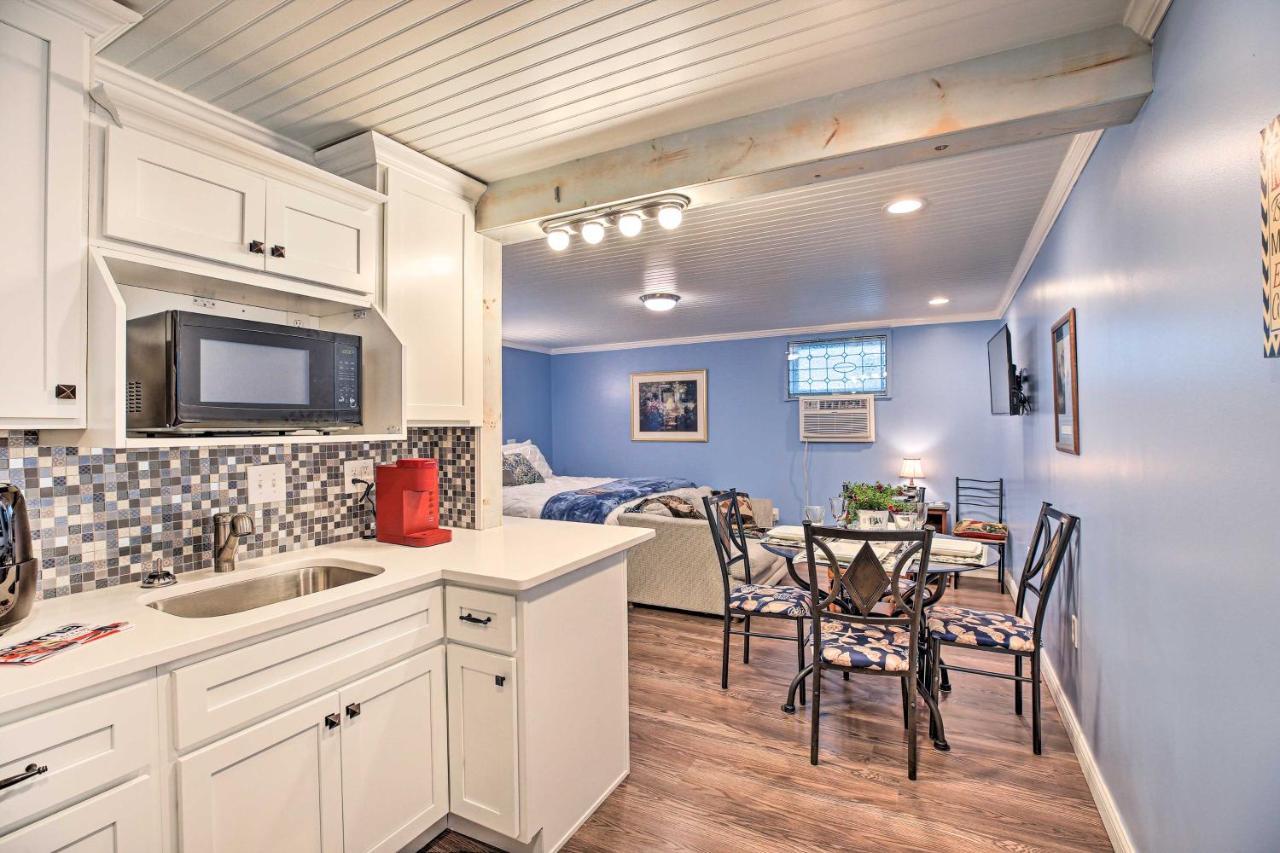 Updated Williamstown Apartment With Kitchen! 외부 사진