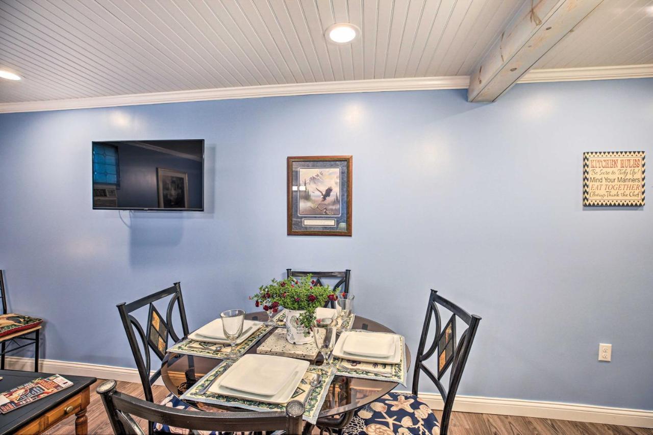 Updated Williamstown Apartment With Kitchen! 외부 사진