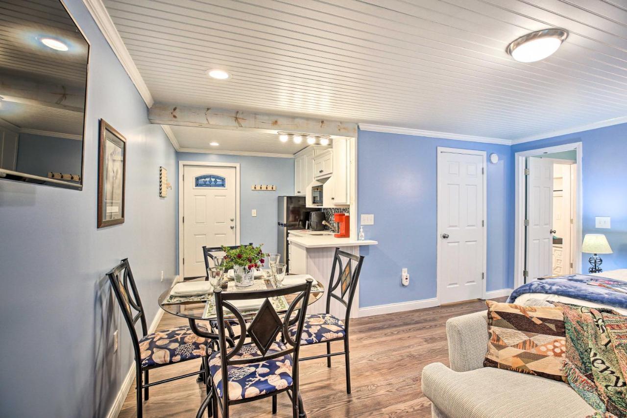 Updated Williamstown Apartment With Kitchen! 외부 사진
