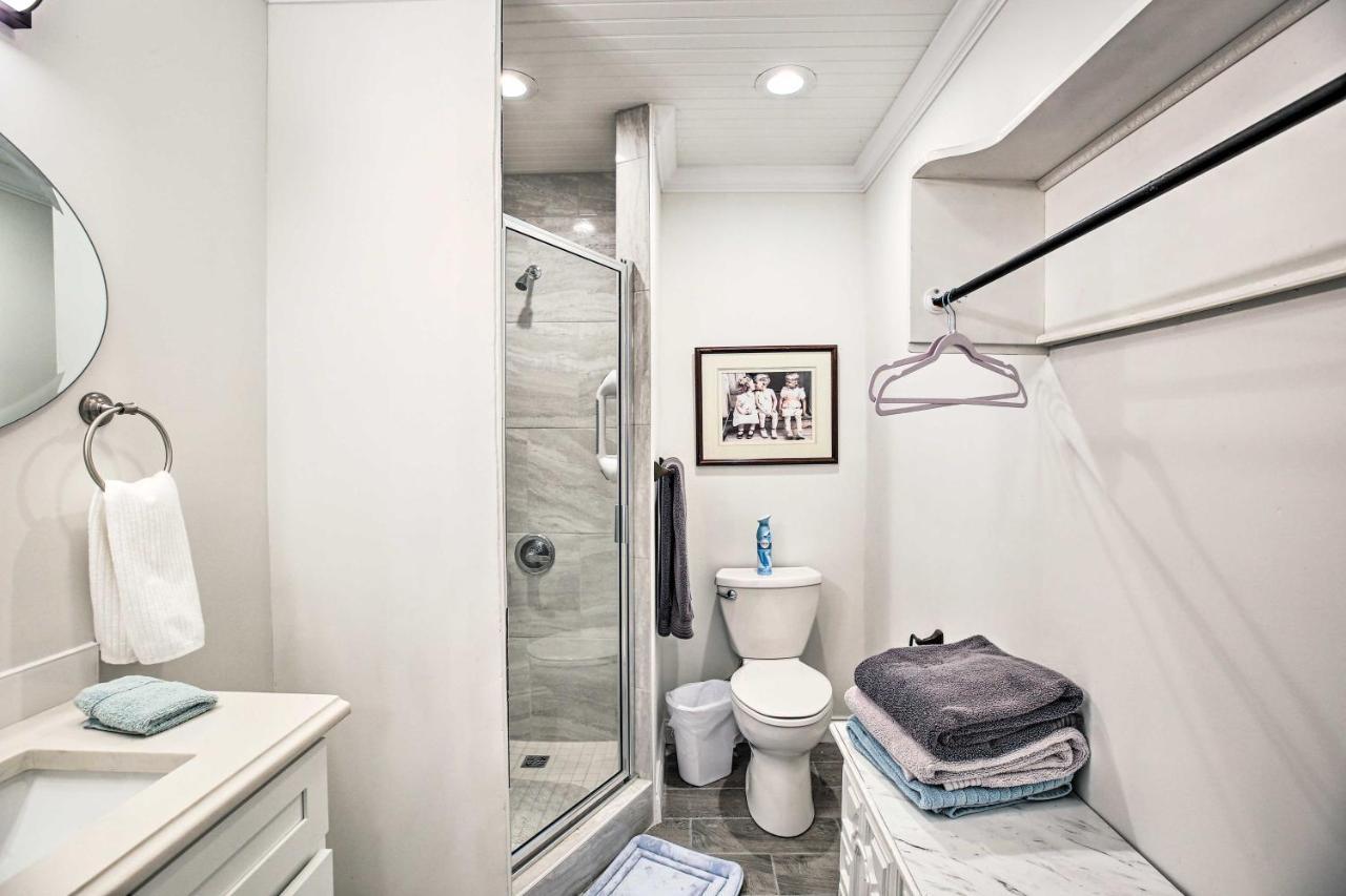 Updated Williamstown Apartment With Kitchen! 외부 사진