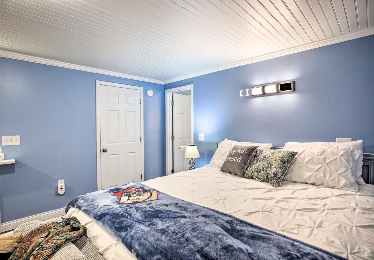 Updated Williamstown Apartment With Kitchen! 외부 사진