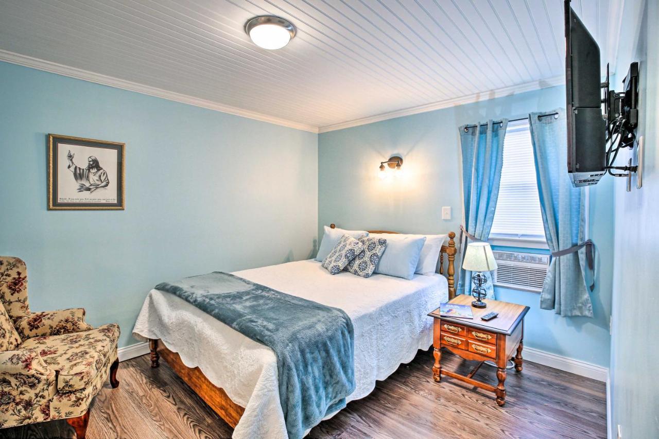 Updated Williamstown Apartment With Kitchen! 외부 사진