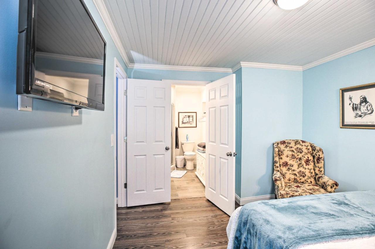 Updated Williamstown Apartment With Kitchen! 외부 사진